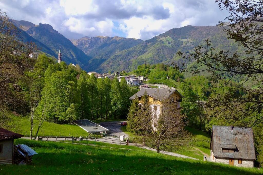 Appartamento Panoramico Casa Gerro Averara Bagian luar foto
